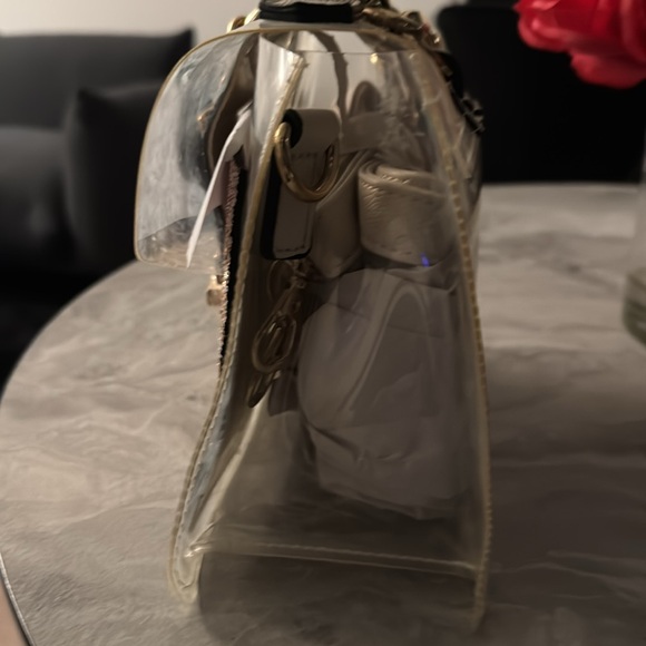 Cute purse every girl must have! - Picture 4 of 5